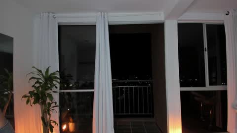 Snapshot of reichel_gray chatting on February 4, 3:11 am REICHEL online show from February 4, 3:11 am