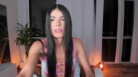 Snapshot of reichel_gray chatting on February 22, 2:17 am REICHEL online show from February 22, 2:17 am