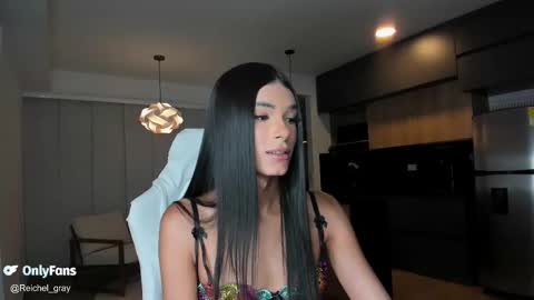 Snapshot of reichel_gray chatting on November 6, 2:45 am REICHEL online show from November 6, 2:45 am