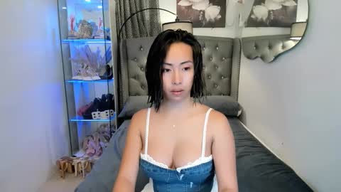 reighnempress online show from January 10, 2:35 am