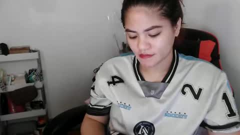 reign2525 online show from September 14, 1:54 pm