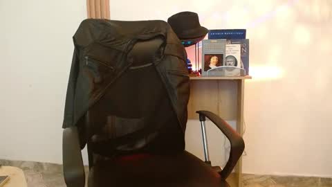   REIKO  online show from November 17, 7:19 pm