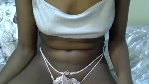 Snapshot of reina_2 chatting on May 14, 10:38 pm cutie online show from May 14, 10:38 pm