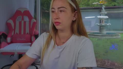 reina cummings online show from September 30, 6:18 am