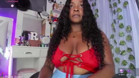 Snapshot of reina_love2 chatting on January 13, 8:15 pm Reina online show from January 13, 8:15 pm