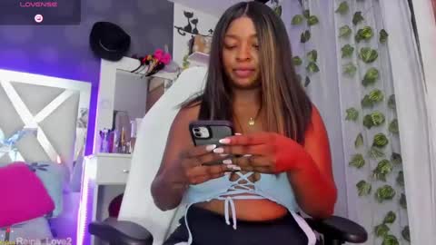 Snapshot of reina_love2 chatting on January 22, 1:00 pm Reina online show from January 22, 1:00 pm