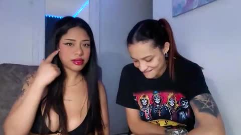 reina_reina online show from April 30, 3:35 am