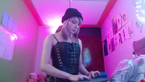 reiv_femboy online show from January 16, 2:15 am