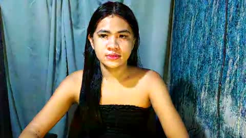 Snapshot of rema_thebigcock chatting on July 25, 6:05 pm rema_thebigcock online show from July 25, 6:05 pm