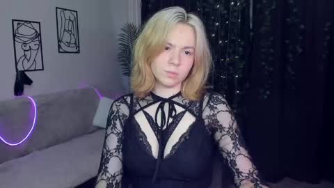 Snapshot of remipeach chatting on May 8, 4:23 pm RemiPeach online show from May 8, 4:23 pm
