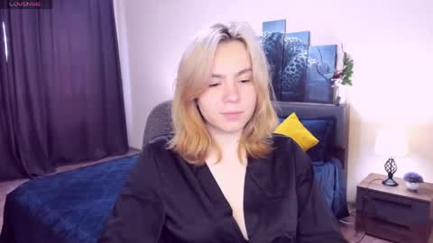 Snapshot of remipeach chatting on May 29, 3:43 pm RemiPeach online show from May 29, 3:43 pm
