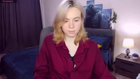 Snapshot of remipeach chatting on June 1, 4:20 pm RemiPeach online show from June 1, 4:20 pm