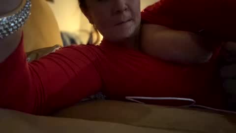 Snapshot of remmissecrets chatting on January 1, 11:18 pm remmissecrets online show from January 1, 11:18 pm