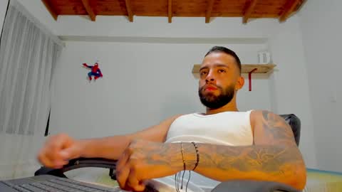 Rmy Steen online show from May 19, 1:33 am