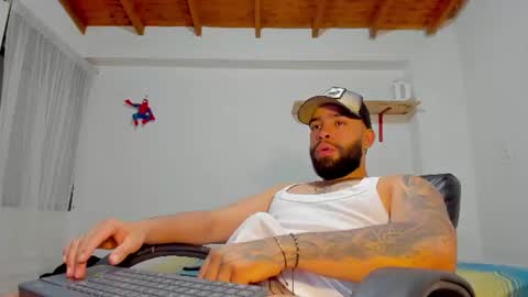 Rmy Steen online show from June 10, 1:39 am