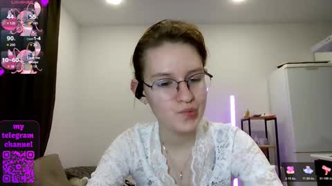 Claire online show from March 17, 6:22 pm