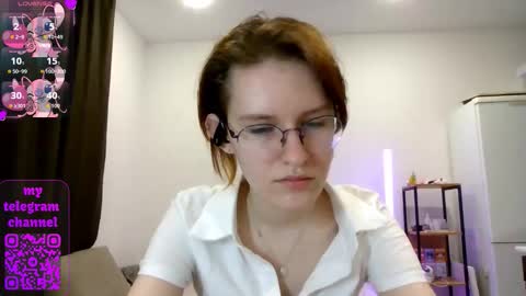 Claire online show from March 18, 6:33 pm