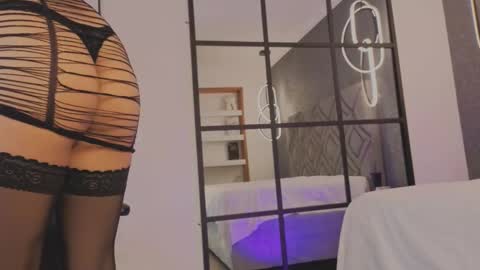 Snapshot of renata_cruz_ chatting on October 1, 11:16 am Renata 3 online show from October 1, 11:16 am
