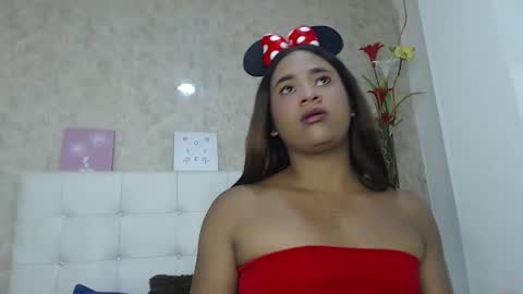 Snapshot of renata_valentina chatting on March 29, 12:16 pm RENATA VALENTINA online show from March 29, 12:16 pm