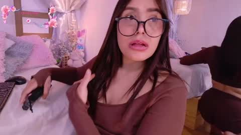 renataleclair online show from May 6, 4:56 pm