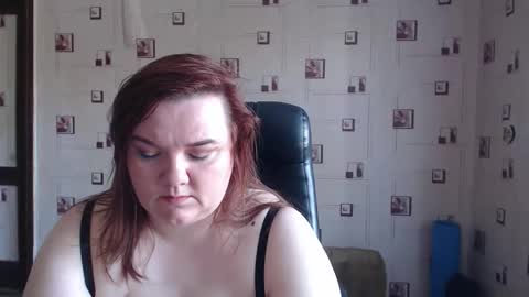 Snapshot of renataoia chatting on April 2, 10:02 am renataoia online show from April 2, 10:02 am