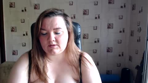 Snapshot of renataoia chatting on July 19, 1:48 pm renataoia online show from July 19, 1:48 pm