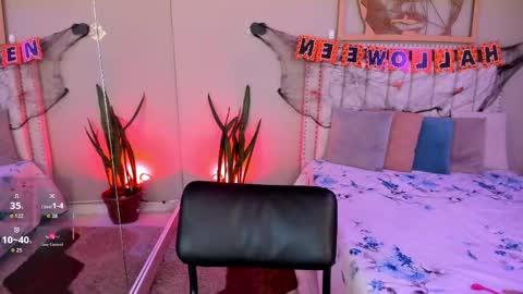 Snapshot of renataruiz_rr chatting on November 1, 12:18 pm online show from November 1, 12:18 pm