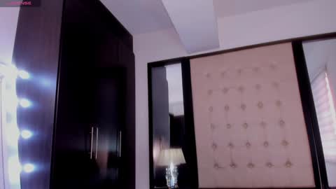 Snapshot of renatasantorino chatting on December 18, 12:51 pm Renata. online show from December 18, 12:51 pm