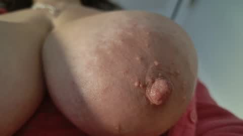 Snapshot of renattabigboobs chatting on January 7, 2:51 pm Renatta online show from January 7, 2:51 pm