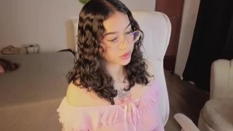 renaxi_smith online show from October 12, 7:46 pm