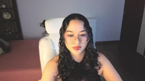 renaxi_smith online show from April 30, 8:04 pm