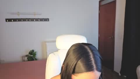 Snapshot of renaxi_smith chatting on May 9, 8:03 pm renaxi_smith online show from May 9, 8:03 pm