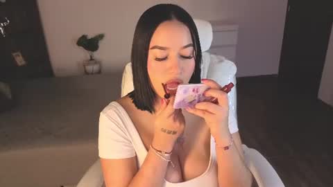 renaxi_smith online show from June 29, 7:47 pm