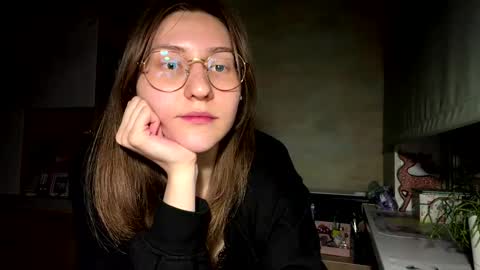 Mia online show from April 24, 5:37 pm