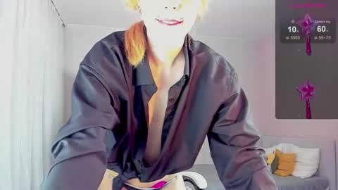 Snapshot of rene_yolker chatting on November 19, 11:21 am Rene online show from November 19, 11:21 am