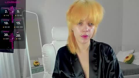 Snapshot of rene_yolker chatting on November 22, 12:04 pm Rene online show from November 22, 12:04 pm