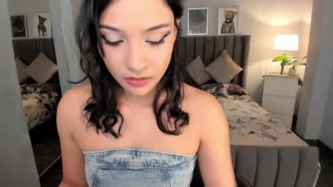 Snapshot of renee_shelby_ chatting on January 6, 3:51 pm Renee Shelby online show from January 6, 3:51 pm