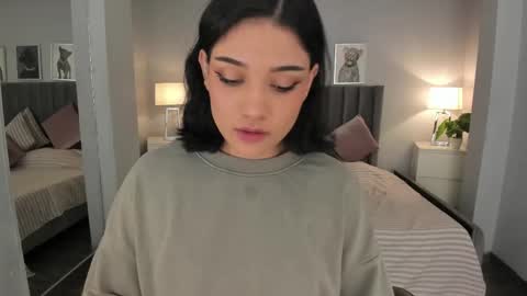 Snapshot of renee_shelby_ chatting on February 26, 12:16 am Renee Shelby online show from February 26, 12:16 am