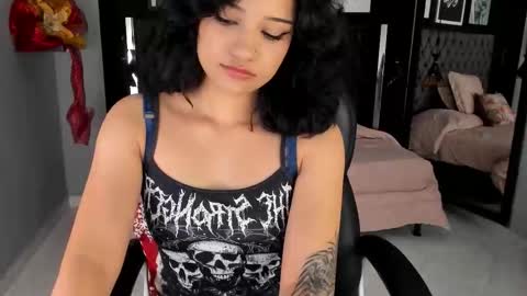 Snapshot of renee_shelby_ chatting on December 22, 8:39 pm Renee Shelby online show from December 22, 8:39 pm