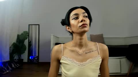 Rena online show from March 5, 5:03 am