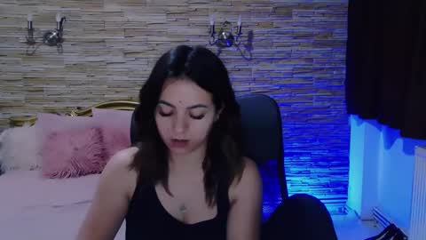 Snapshot of renesmesweet chatting on December 15, 3:31 pm renesmesweet online show from December 15, 3:31 pm