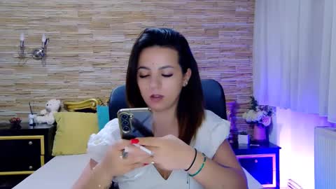 Snapshot of renesmesweet chatting on February 17, 3:09 pm renesmesweet online show from February 17, 3:09 pm