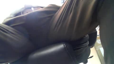 Snapshot of respectfullyyours69 chatting on February 17, 10:58 pm RespectfullyYours69 online show from February 17, 10:58 pm