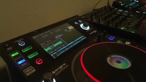 Snapshot of reticuli chatting on December 5, 5:15 am GearPorn online show from December 5, 5:15 am