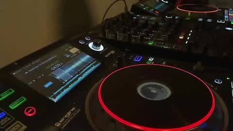 Snapshot of reticuli chatting on February 6, 12:54 am GearPorn online show from February 6, 12:54 am