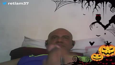 Snapshot of retlam37 chatting on October 24, 6:43 am Walter online show from October 24, 6:43 am