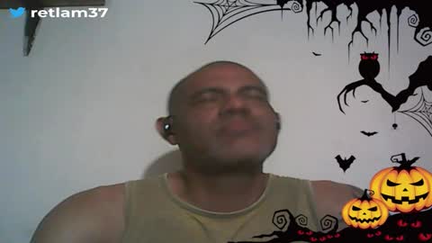 Snapshot of retlam37 chatting on October 28, 4:49 am Walter online show from October 28, 4:49 am