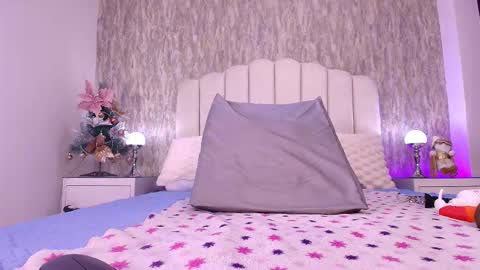 Snapshot of reven_lilith chatting on December 15, 3:11 am REVEN online show from December 15, 3:11 am