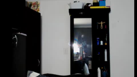 Snapshot of rexbunnybody chatting on February 22, 8:53 pm Rex online show from February 22, 8:53 pm