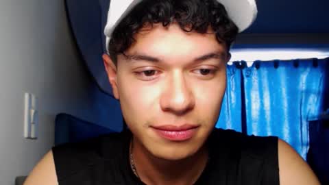 Snapshot of rexbunnybody chatting on February 21, 7:48 pm Rex online show from February 21, 7:48 pm